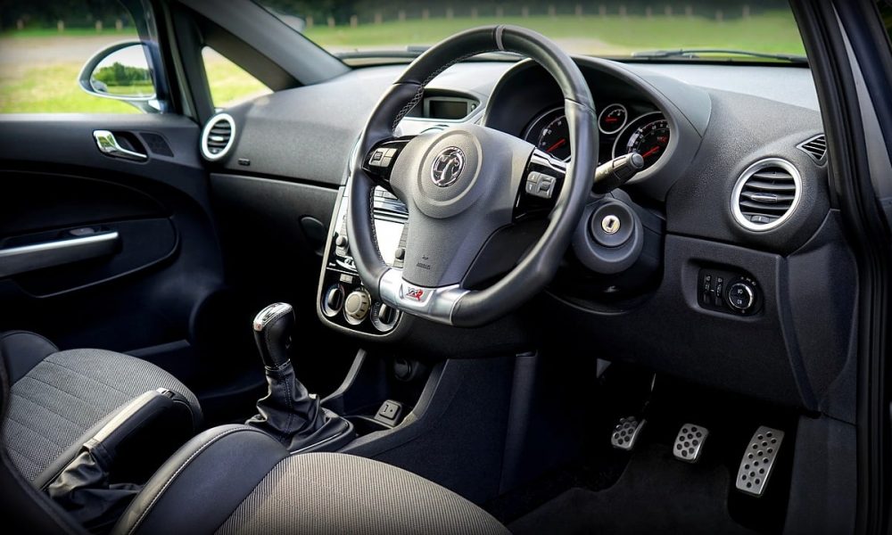 Automatik ili manuelni menjač : Koji je bolji izbor za rent a car vozilo