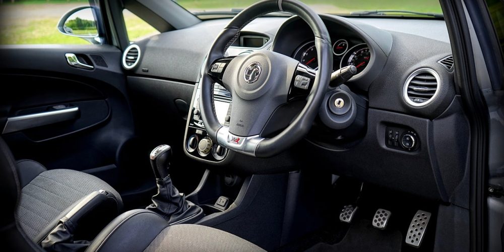 Automatik ili manuelni menjač : Koji je bolji izbor za rent a car vozilo